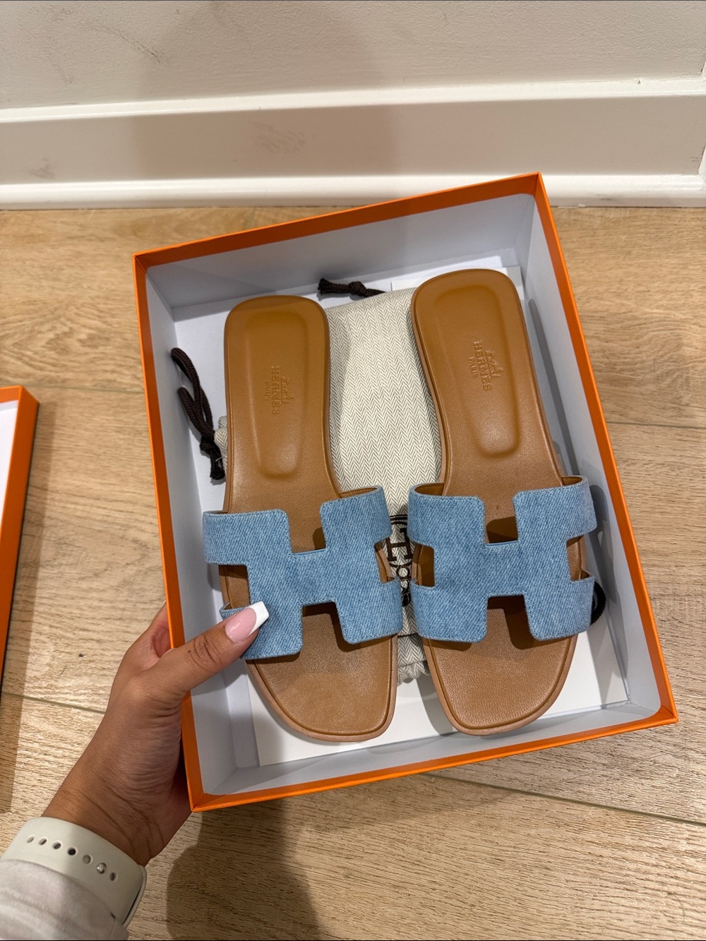 Authentic Hermes Oran bleu Clair - Picture 3 of 5